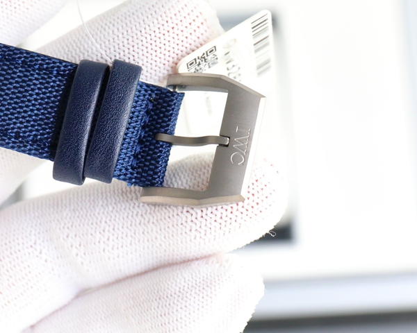 アイ・ダブリュー・シー角部分ディテール